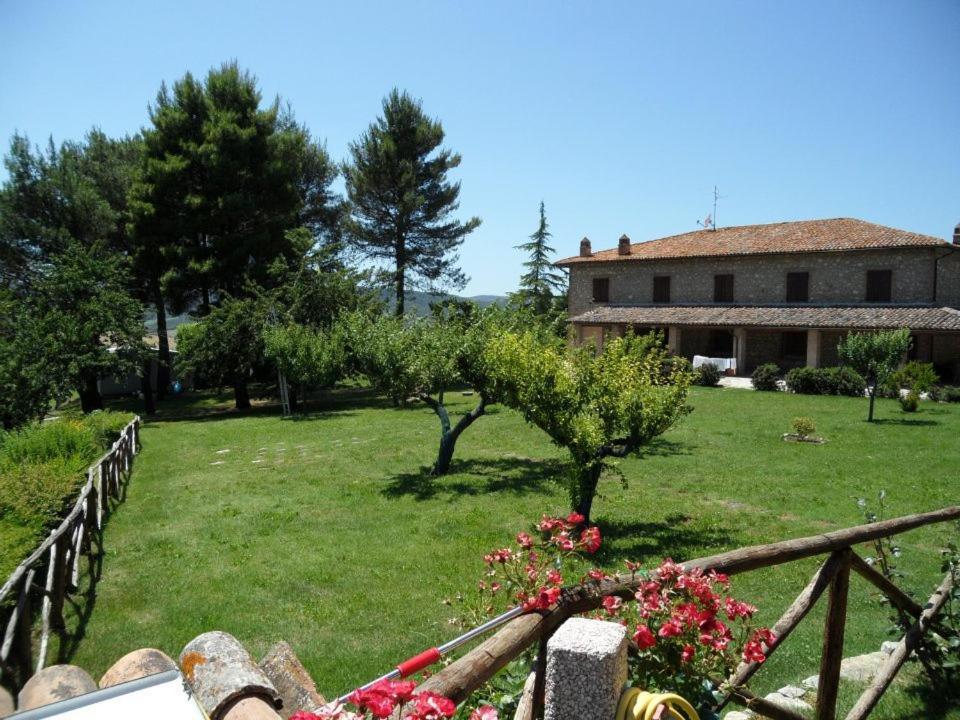 Gorgeous 2-Storey Villa With A Large Private Pool Todi Eksteriør bilde