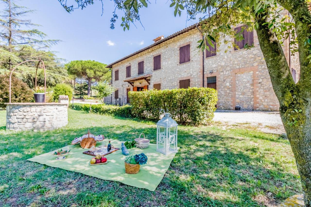 Gorgeous 2-Storey Villa With A Large Private Pool Todi Eksteriør bilde