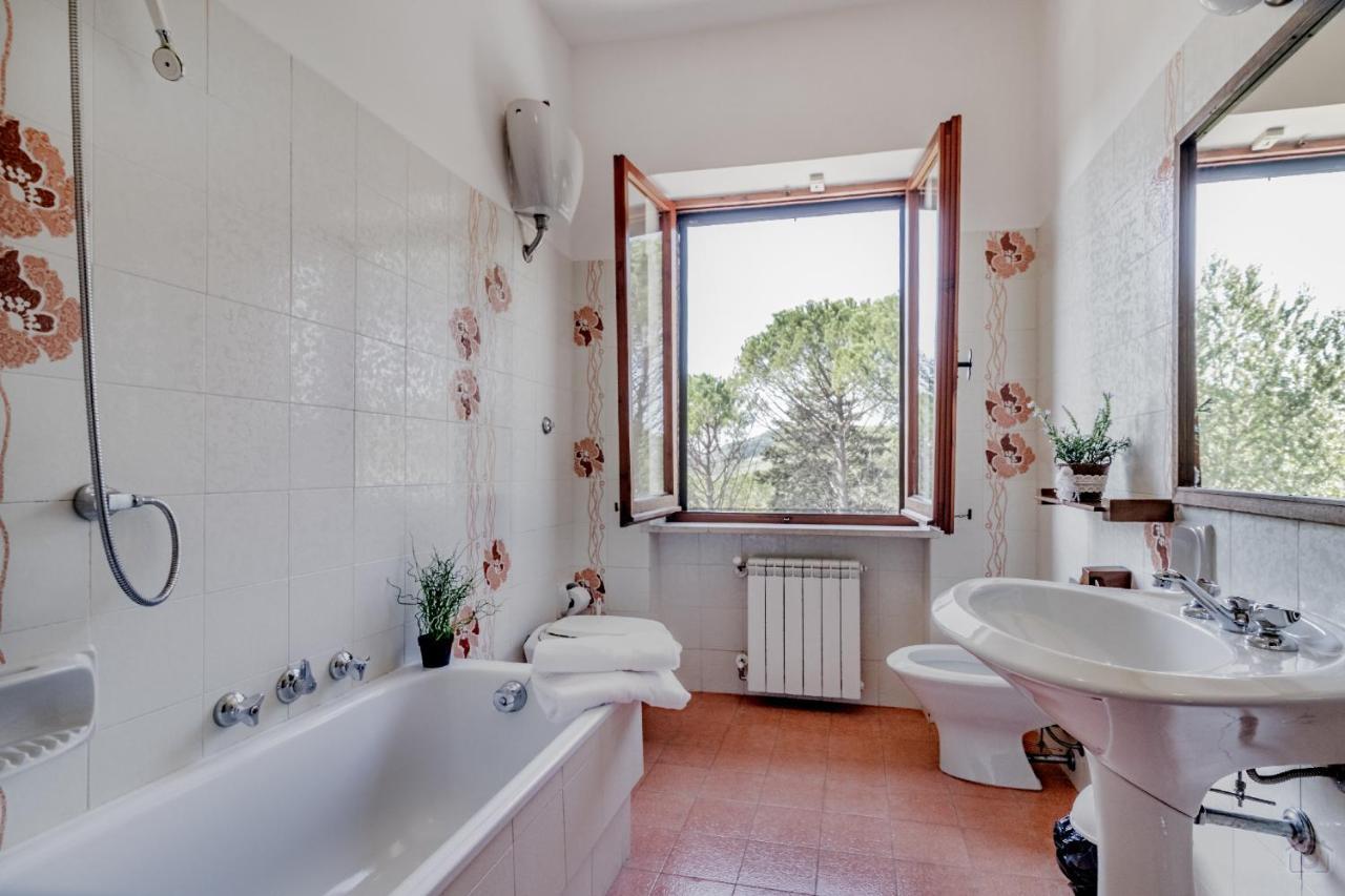 Gorgeous 2-Storey Villa With A Large Private Pool Todi Eksteriør bilde